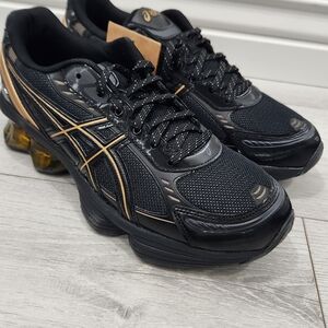 ASICS Men's Black and Gold Running Shoes
